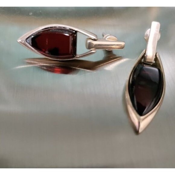 Vintage Silver and Baltic Amber Small Dangle Earrings - Picture 3 of 11